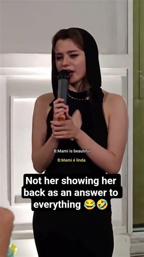 Not her showing her back as an answer to everything 😂🤣