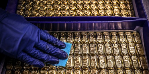 Chinese Gold Miners Extend Rally as Gold Soars Past $4,000