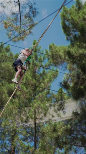 Activités outdoor à Ajaccio : accrobranche et via ferrata en Corse