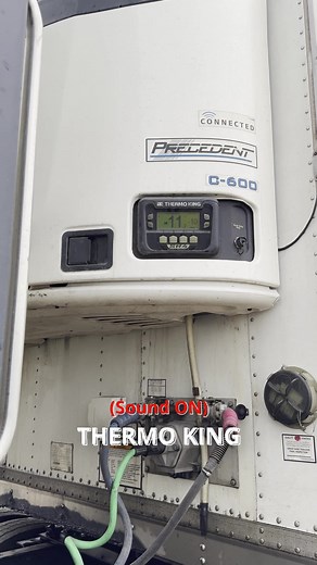 💯% Original sound! What would you choose? I would… TK, I don’t understand why there is such a big difference in noise between these two brands 🤷 …. #theangrytruck #truck #trucks #truckher #trucking #trucklife #truckdriver #semitruck #semitrailer #reefer #reefertrailer #thermoking #carrier #diesel #dieseltrucks #dieselpower #sound #soundon