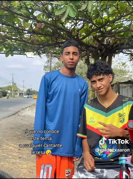 Videos de JHO〽️ (@valdezxaaron) con “Tema de Barney - Barney Español”