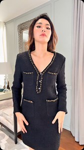 Ready to ship Louisa tweed dress Midnight tweed แกลมอยู่แล้ว แกลมต่อ กับเดรสผ้าทวีดที่เรียกว่า ผ้าส่งชุด ชุดส่งคน มากค่ะ จากซีลูเอดของเดรสที่สวยแพง อยู่แล้ว เจอความแกลมของผ้าทวีดเข้าไปอีก ไม่ไหวจะเคลียร์ แพงที่สุด!! สัดส่วนนางแบบใน Reel สูง 170 33/25/36 ใส่ Size S ทุกแบบ ▪ เดรส : Jun304bb S : 34/30/37/34 M : 36/32/39/34.5 L : 38/34/41/35 ราคา 3,590 B Net สั่งทาง Website | Alis’s Bedroom