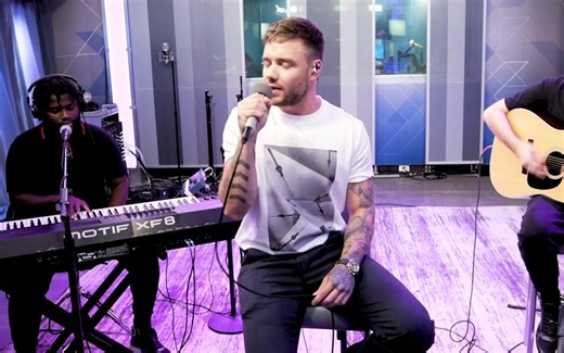 【莉莉】新单《Stack It Up》不插电首演现场