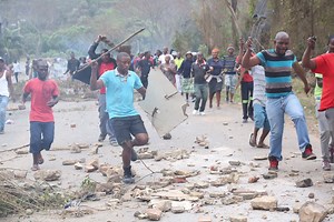 WATCH | Protesters clash with private security over Durban land invasion