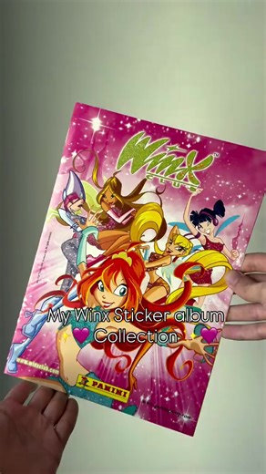 ✨🩷 The sticker album collection 🩷✨ Of you know me you know my love for the sticker albums of Winx 🩷✨ as a kid with VERY strict parents they were the only things I could have as a kid so they’re really special to me! There are rumors about a new one for 2026 and I cannot wait for @panini_comics to make that comeback ✨🩷 Comment your favorite ✨🩷✨🩷 #winx #collection #sticker #panini #nostalgia