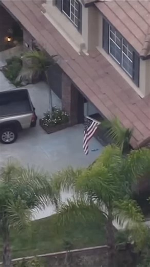 A married couple was killed Sunday after a double shooting at their Simi Valley residence, authorities said.⁠ ⁠ Simi Valley police responded to a shooting call just after 12 p.m. at the end of a cul-de-sac on Hawks Bill Place.⁠ ⁠ Officers arrived and found two victims with multiple gunshot wounds in the garage of the home, according to Simi Valley police. Both victims were transported to a nearby hospital, where they succumbed to their injuries.⁠ ⁠ Tap the #linkinbio for more details. #nbcla #Si