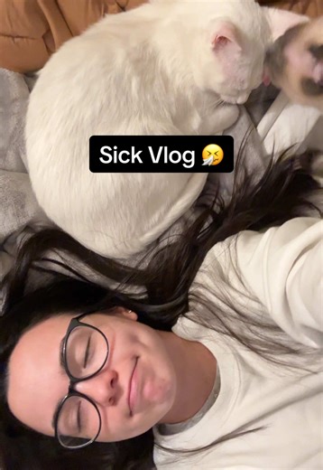 Mini Vlog: Navigating New Year While Sick 🤧