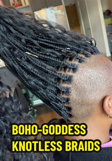 Loved doing this Bohawk for my client 😍 also I just learnt about the term “Bohawk” today! 🤭 #mohawk #braidedmohawk #bohomohawk #bohobraids #mohawkbraids