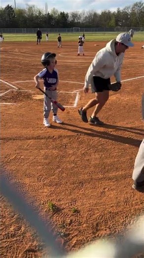 🚨Too funny not to share! His first time ever to bat.😆🤦🏻‍♀️⚾️ he will never forget this moment 😂