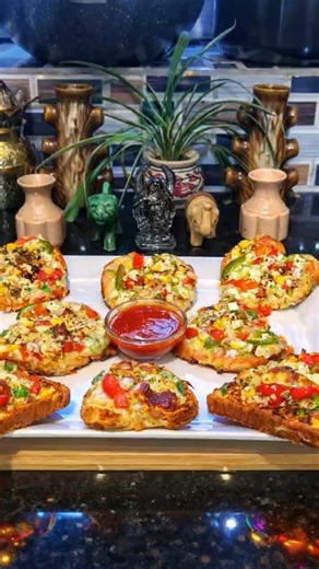 Quick Bread Pizza Recipe! Make one at home easily #food #recipe