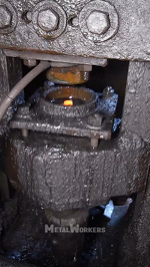 Large Bolt Manufacturing Process | Metal Workers