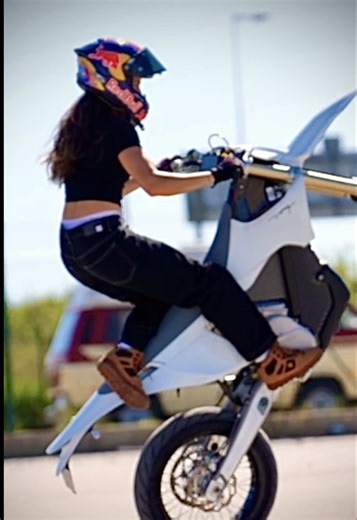 Electric Motorbike Sounds vs. Traditional Engine Sounds