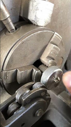 Moletages rapide sur tour mécanique