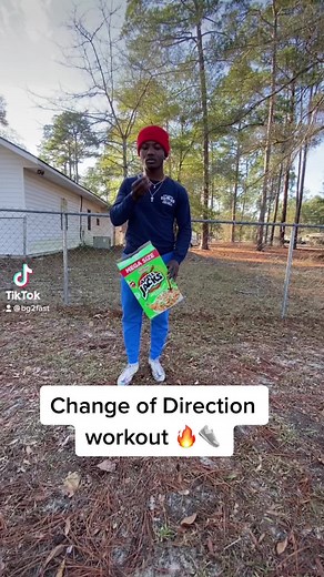 Gotta stay healthy guys 😂 🥣 #fyp #viral #greenscreenvideo #trending #explore #xyzbca #tyreekhill #cheetah #footworkchallenge #nfl #d1 #footworktutorial #footworkdrills #slowfeetdonteat #speedworkout #routerunning