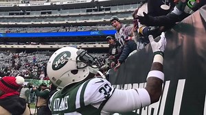 312K views · 4.6K reactions | A Christmas Eve gift exchange! #LACvsNYJ | New York Jets | Facebook