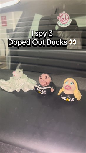 Spotted in the wild… rare triple duck sighting. 🦆🦆🦆 #fyp #jeep #jeepducking #duckingjeeps #rubberducky