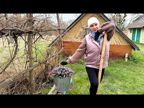 Alone in Grandma’s Old Village House — Cooking by the Fire