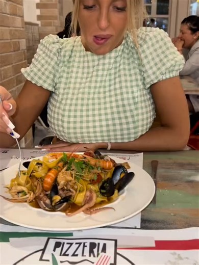 Detrás de las Cámaras en un Restaurante Italiano