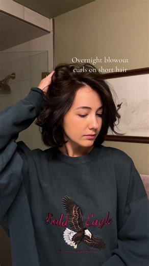 Short Hair Transformations Inspired by 90s Icons
