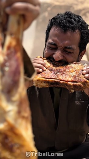 Bedouin Tribe: Cliff Edge Feast 🧗🍖 #shorts #triballife #tribalfood
