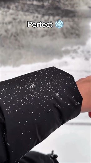 The most perfect snowflake ever caught on camera ❄️✨ #shorts #satisfying