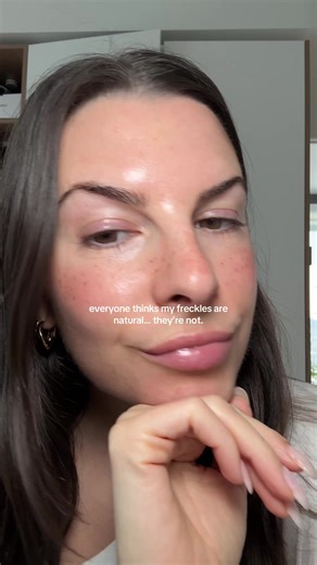 natural freckles are cute. fake ones that look real are even cuter do yourself a favour and get the @Freck Beauty freck xl freckle pen from @sephoracanada using freck xl in brown @rhode skin in toasted teddy pocket blush #makeuptutorial #makeuphacks