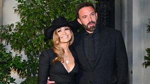 The Affleck's have arrived! J.Lo and Ben Affleck make their first red carpet appearance as a married couple. | E! News