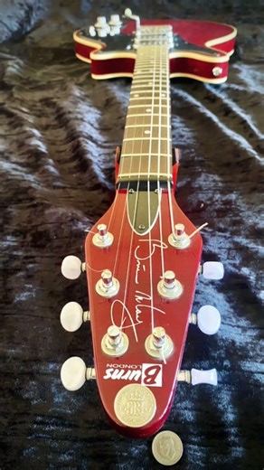 Queen One Vision -guitar solo cover