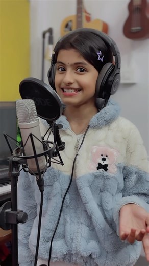 My￼ first time sing a song ￼#Chanda Chamke cham cham #fanna #ytshorts ￼