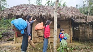 599K views · 10K reactions | Cleaning out old house Unexpectedly found a lot of money from abandoned trash | Single Mom | Facebook