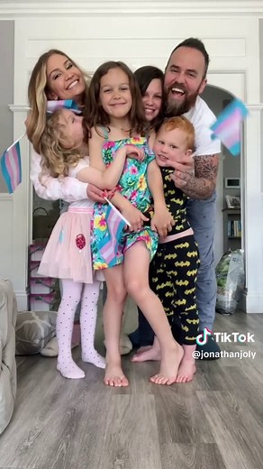 Change can be beautiful 🏳️‍⚧️ so when Edie said she wanted to change we as a family suported her though the good days and the bad because thats what love is ❤️ #sacconejolys #trans #lgbtq