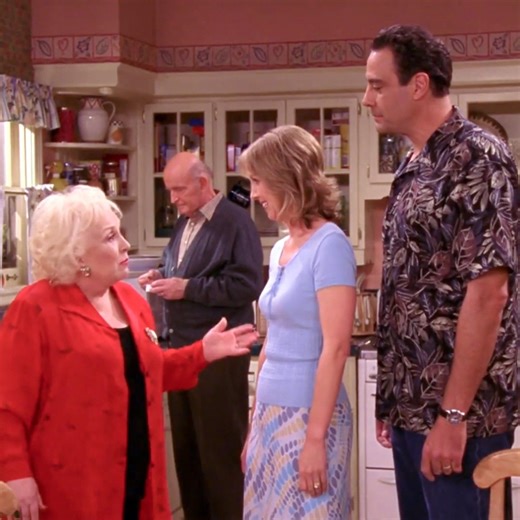 Robert and Amy Bring Gifts From Italy - Everybody Loves Raymond | True Overcomer