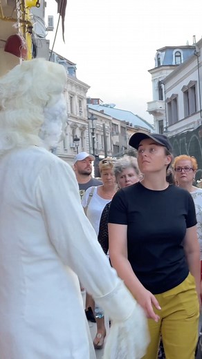 Try not to laugh 😹 #statue #justforfun #Reaction #Prank #comedy #icrediblereaction #humanstatue | Michael Pranks