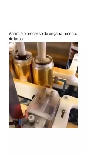 OLHA QUE CURIOSO on Instagram: "Nos siga (@olhaquecurioso) para mais curiosidades e fatos incríveis! ⁉️ No sistema industrial de envase de latas, o cuidado com a higiene é uma etapa essencial. O processo começa com a limpeza das embalagens, que passam por jatos de água para eliminar poeira, impurezas e microrganismos. Depois disso, as latas seguem para o enchimento, realizado por máquinas de alta precisão que controlam volume, velocidade e padronização, assegurando qualidade e uniformidade em ca