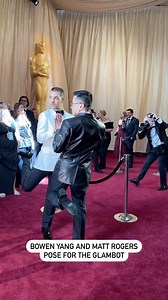 @fayedunaway and @mattrogerstho are SERVING at the Glambot! #LiveFromE #Oscars | E! Entertainment