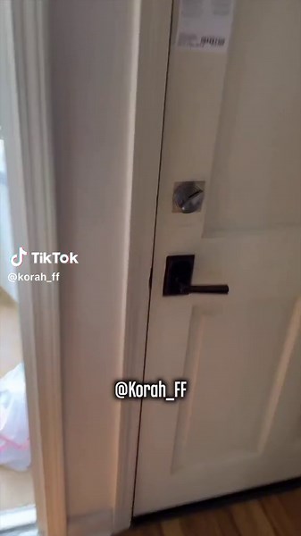 Pelea de Doblaje con Korah: Momento en la Tienda