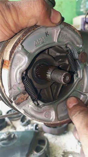 mechanic tricks for installing rear brakes#tutorial #otomotif #reels