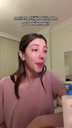 bacım iyileste 2-3 parca kıyafet alısverisine gidelim hahahhh @Pelin Aden⭐️ #keşfet #fypシ゚ #skincare #ciltbakımı #follow