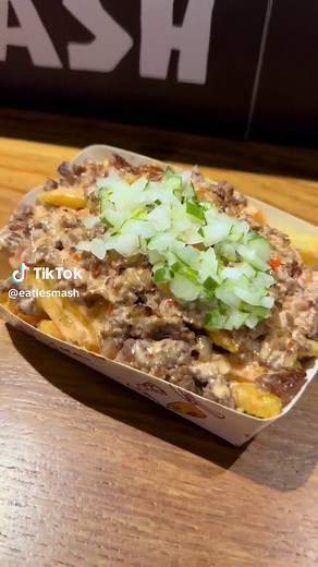 eatlesmash သည် TikTok ပေါ်တွင် ရှိသည်