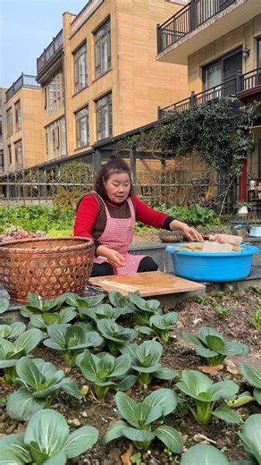 48K views · 1K reactions | Share the traditional way of making pig skin|分享傳統手工豬皮的做法 #美食 #美食製作 #童年 #懷舊 #fblifestyle | 唐小米 | Facebook