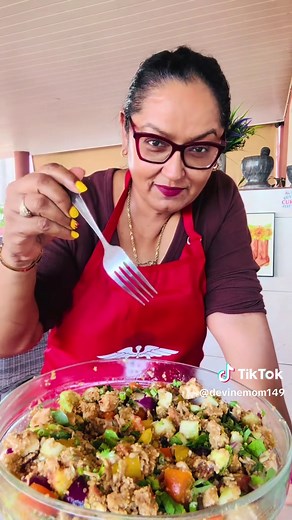 Quinoa Chicken Salad Recipe: Easy & Healthy Meal