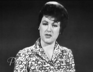 59 years ago today, on August 7, 1961, Patsy Cline's "I Fall To Pieces" reached #1 on the Billboard country singles chart -- her first chart topper. | GatorRock