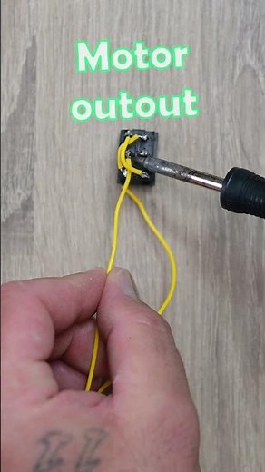 Reverse polarity rocker switch DPDT #diy #electronics #reversepolarity