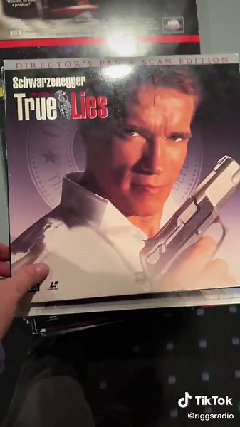 Exploring a Vintage LaserDisc Collection from the 90s