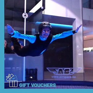 🎄🎁 Toujours en quête du cadeau idéal à mettre sous le sapin ? Partagez l’expérience de l'Indoor Skydiving avec vos proches ! Les sensations fortes qu'offre notre simulateur de chute libre ne vous laisseront pas indifférent 😁 Alors, prêt pour le décollage ? 🚀 | Airspace Indoor Skydiving