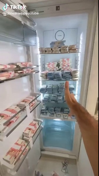 Funny Comedy Skit by John Daniel