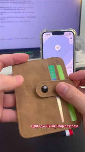 You Won’t Believe This Card Has a Tracker Inside 👀💳 #TechGadgets#SmartTracker