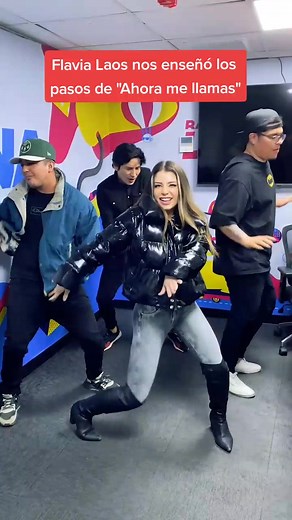 Flavia Laos enseña pasos de 'Ahora me llamas'