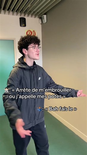Humour entre amis au lycée : un moment drôle
