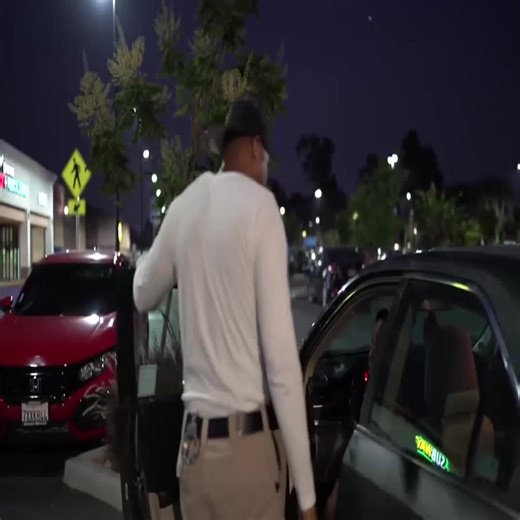 794K views · 16K reactions | CHEATER GIANT VS BOUNTY HUNTER D Part 1 | Bounty Hunter D | Facebook